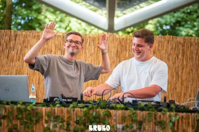 032_@Momenttom.com_20250704